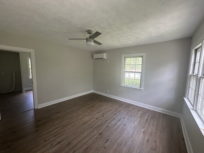 Building Photo - 114 Brookside Rd