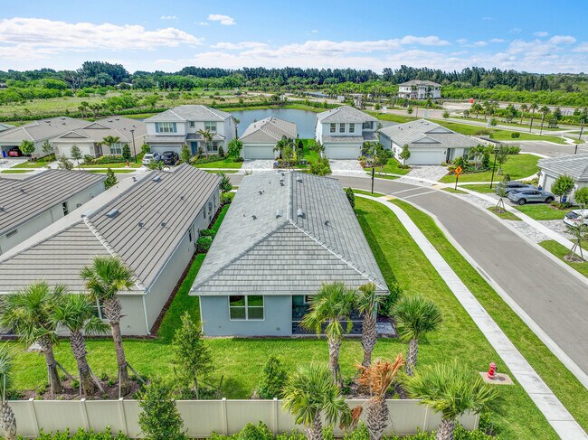 Building Photo - 4572 Nautilus Cir