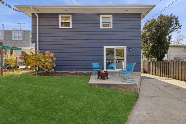 Building Photo - 602 Prairie Ave