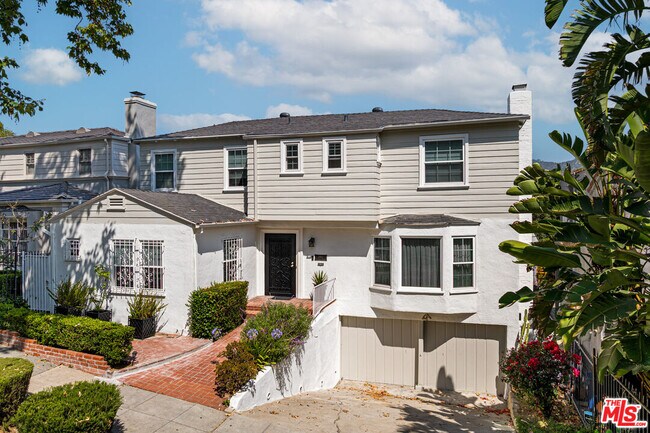 Primary Photo - 2411 St George St