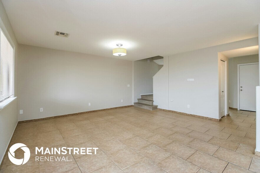Building Photo - 42478 W Hillman Dr