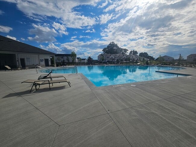 Building Photo - Beautiful Townhome for Lease in Lawrenceville