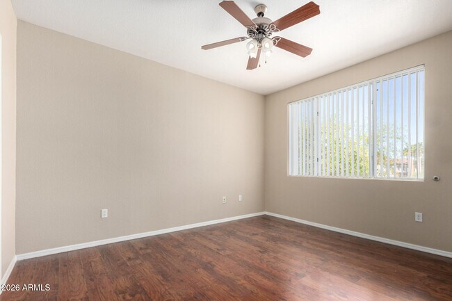 Building Photo - 5345 E Van Buren St