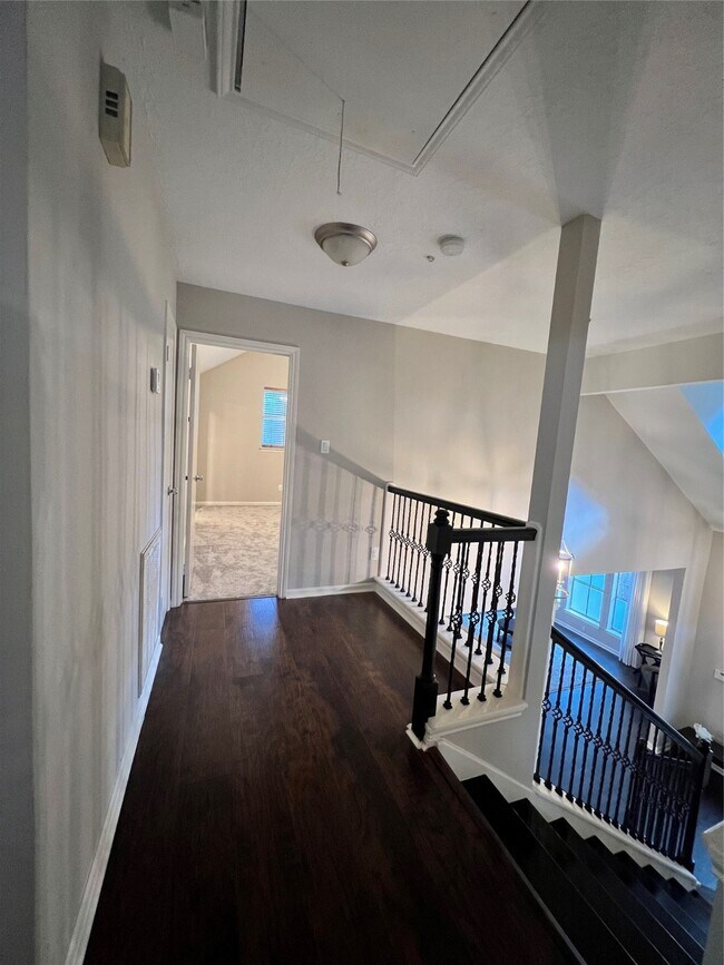 Building Photo - 5 Spurwood Ct