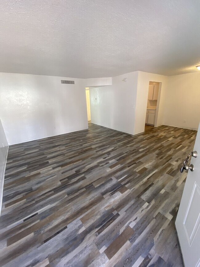 Interior Photo - Riverview