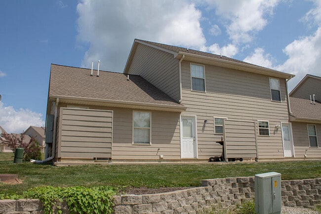 Building Photo - 1304 E Brown School Rd