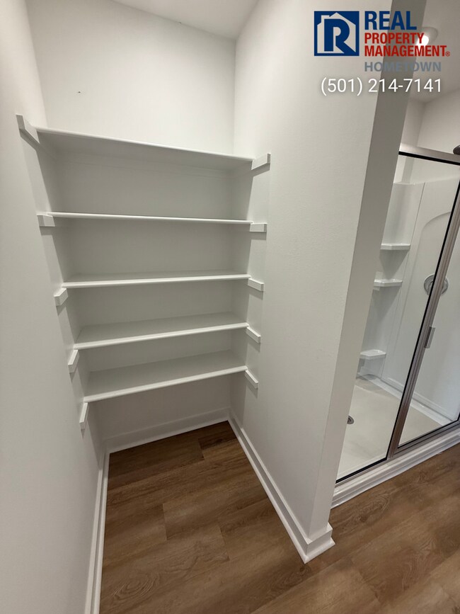 Building Photo - 110 E Fredonia Ct