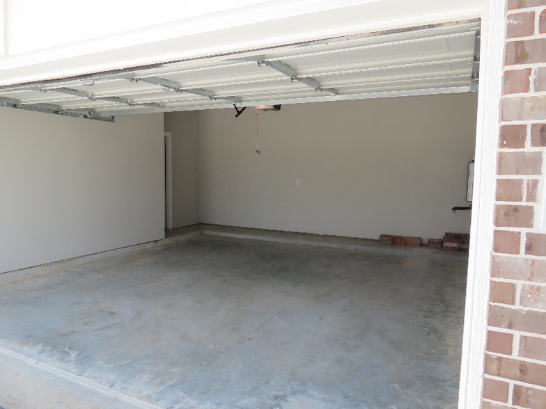 Building Photo - 12135 Ridge Top Dr