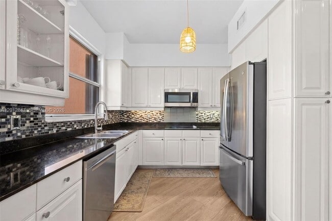 Building Photo - 731 Crandon Blvd
