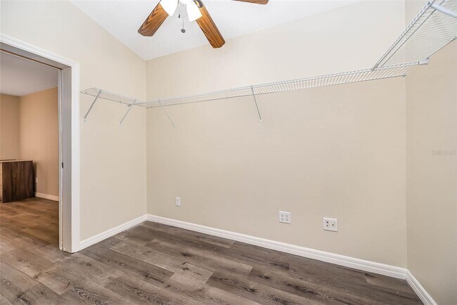 Building Photo - 1516 Lawndale Cir