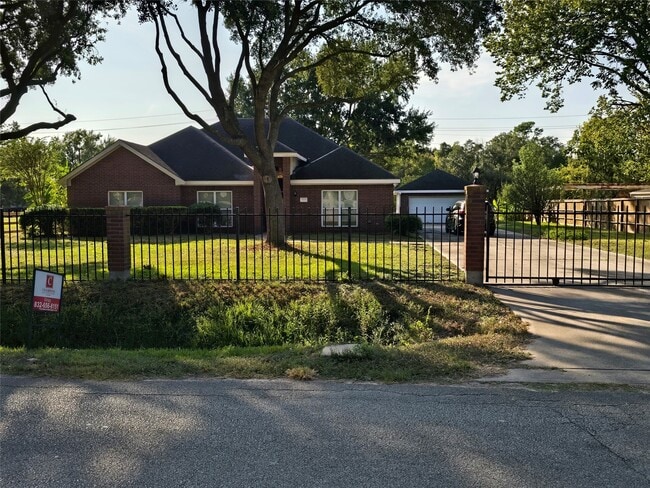 Primary Photo - 11207 Iberia Dr