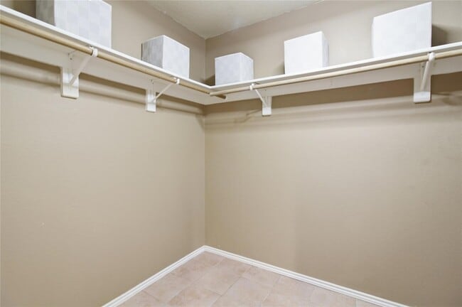 Building Photo - 120 Mule Deer Ct
