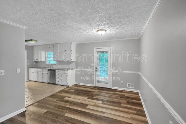 Building Photo - 2557 Ashley Cir