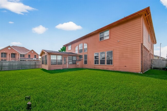Building Photo - 602 Field Run Ct