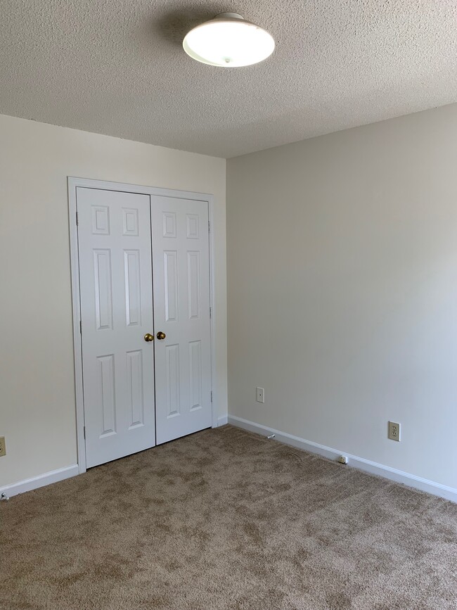 Building Photo - 107 Garwin Dr W