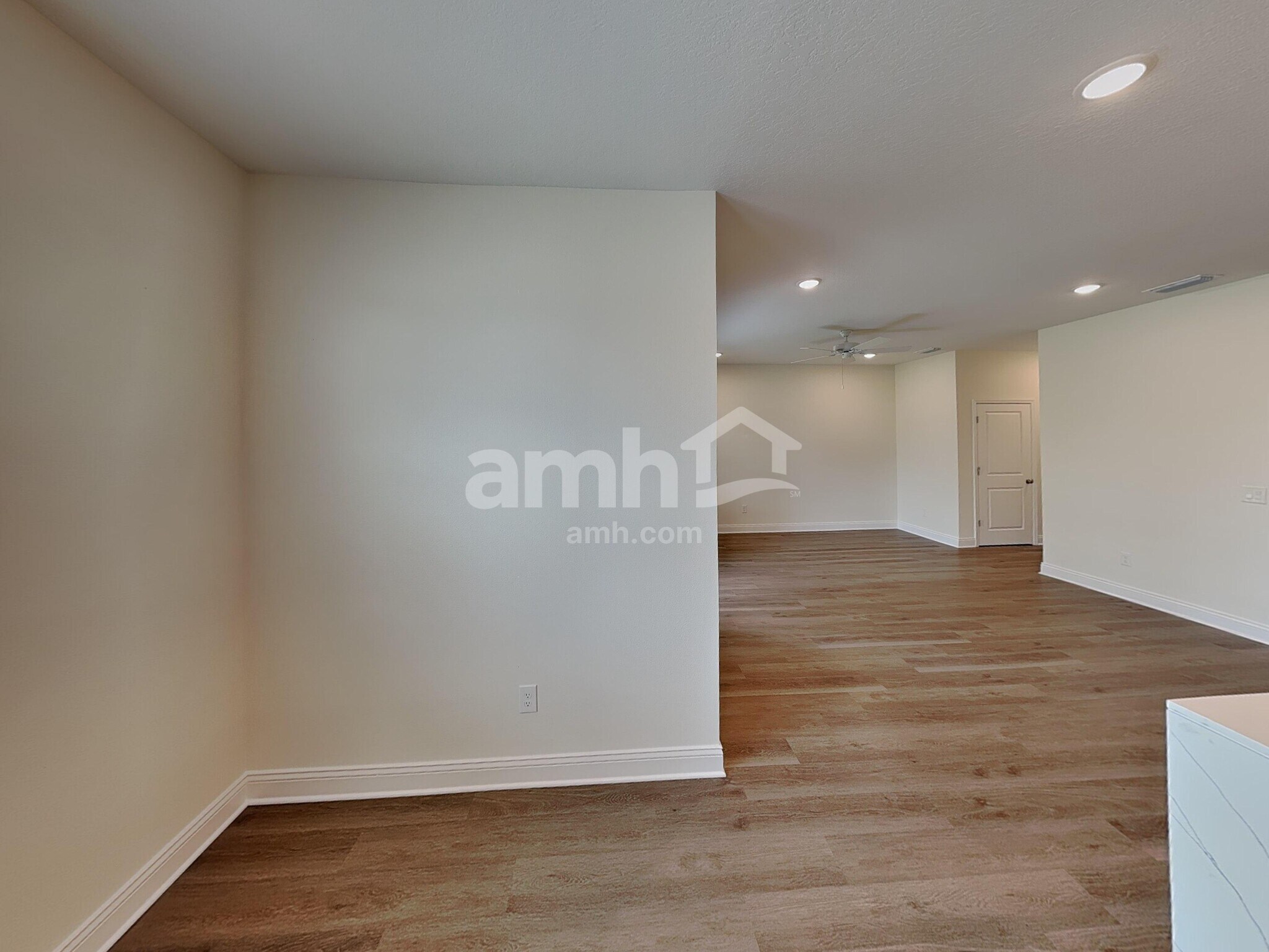 Building Photo - 2526 Feather Crst Dr