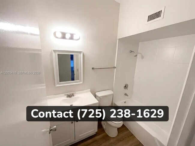 Building Photo - 153 SE Calmoso Dr