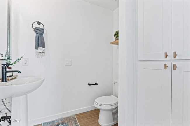 Building Photo - 35155 N Thompson Rd