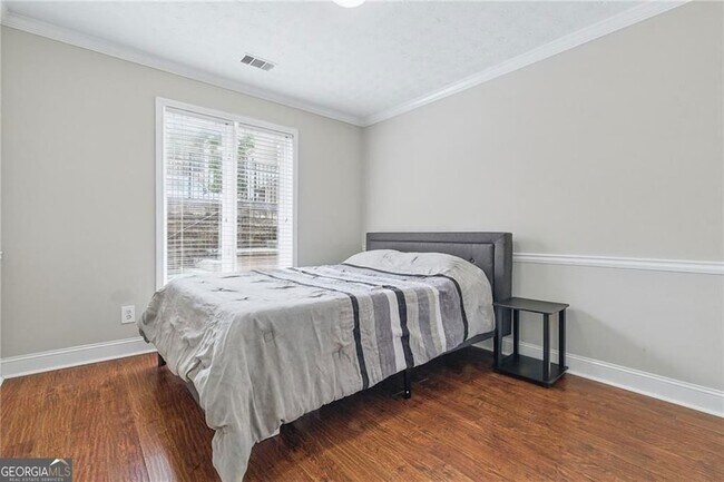 Building Photo - 13 Normandy Ct