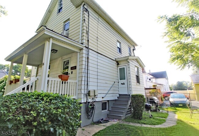Building Photo - 293 Watchung Ave