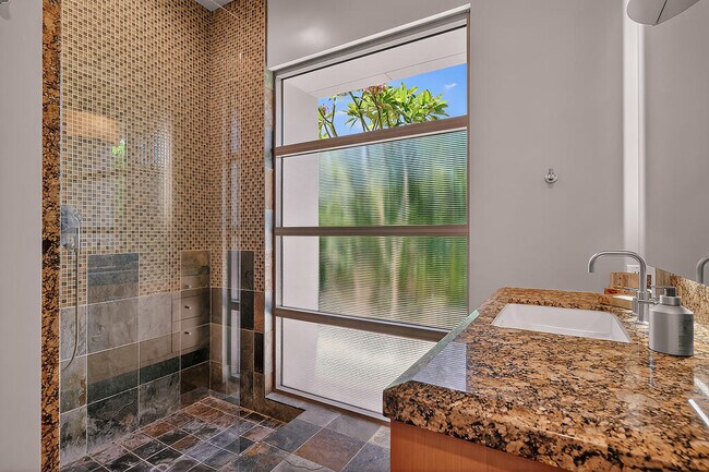 Building Photo - 9 Rockcrest