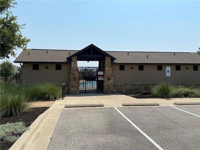 Building Photo - 601 Flag Ln