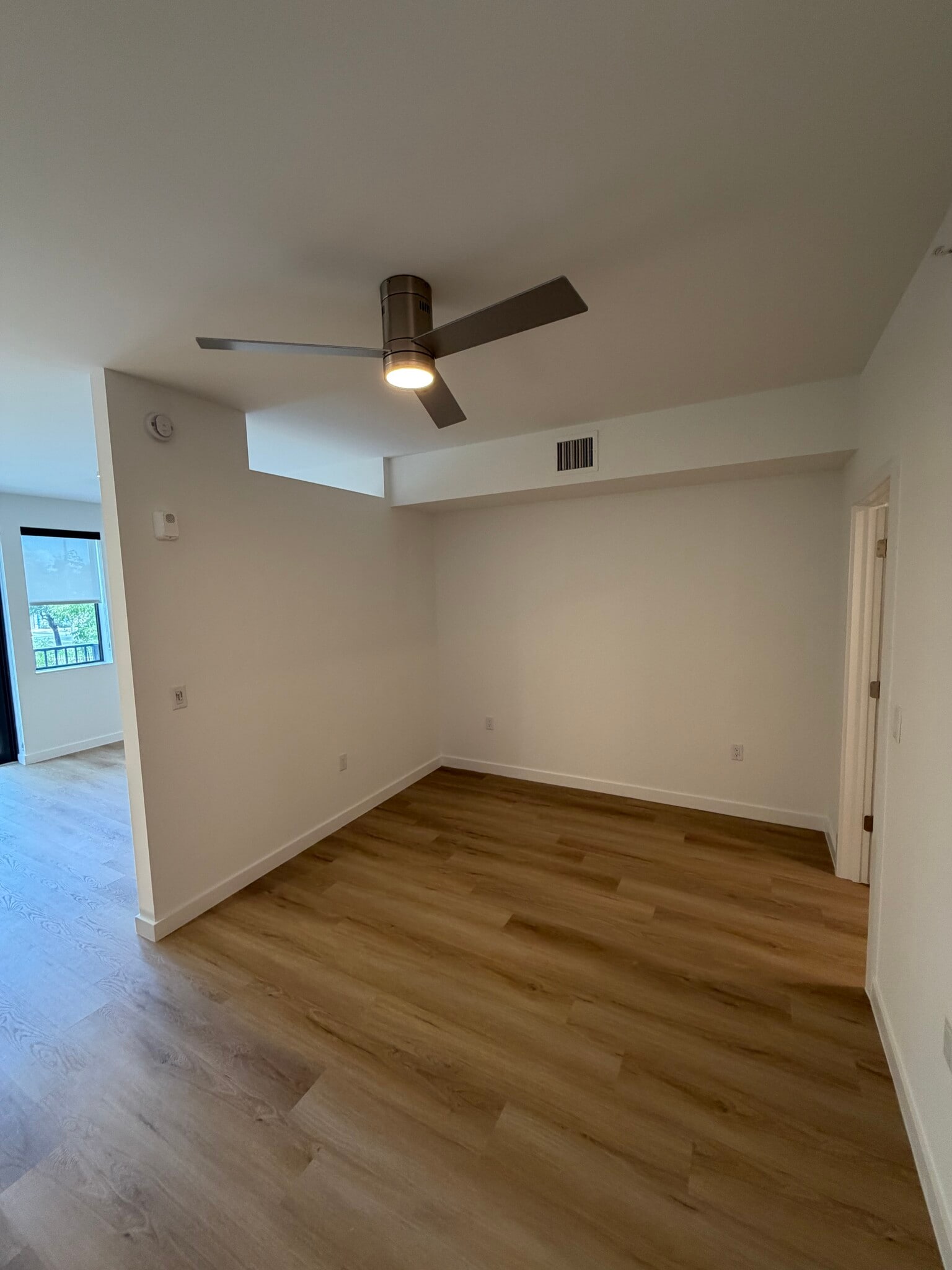 Building Photo - 1417 NE 26th Ct