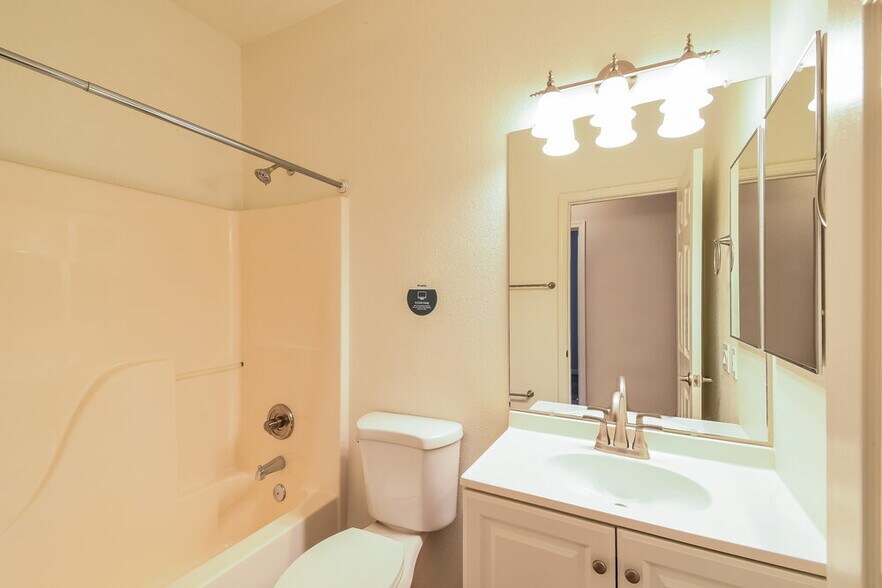 Building Photo - 10434 E Azalea Ave