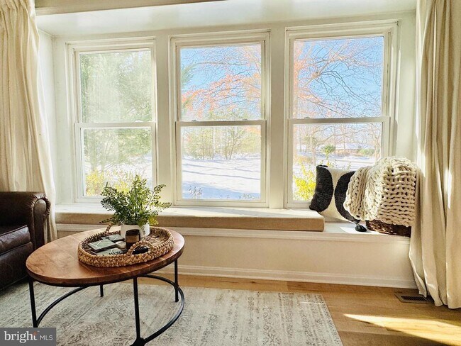 Building Photo - 1101 Harbour Dr