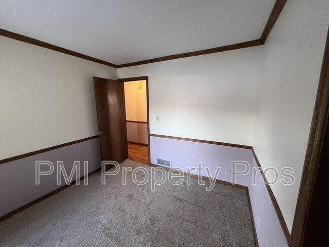 Building Photo - 3204 Chateau Ct