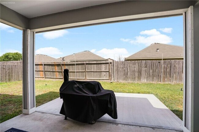 Building Photo - 3921 Woodhouse Ln
