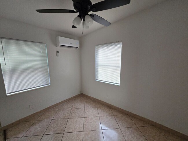 Building Photo - Charming corner lot home in Palm Beach County - 2 Bedroom 1 Bathroom