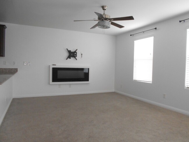 Building Photo - Invited 3 Bedroom Home In Vegas!