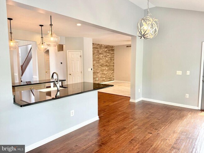 Building Photo - 35 Live Oak Ln