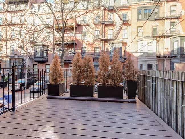 Building Photo - 5 Marlborough St