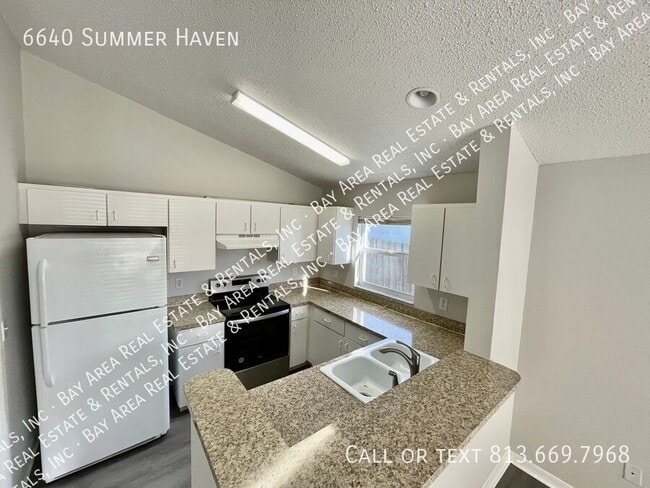 Building Photo - 6640 Summer Haven Dr