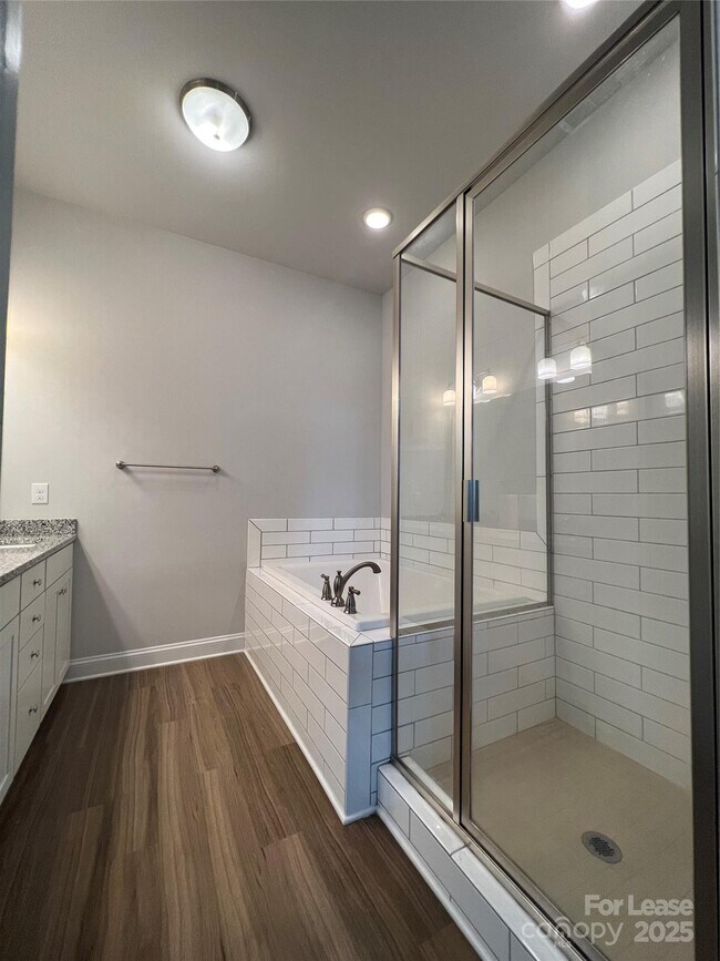 Building Photo - 9735 Briarwick Ln