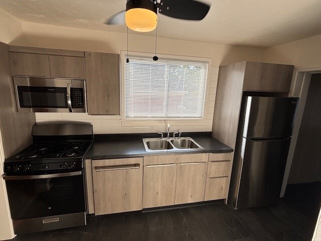 Kitchen - 330 Geneva Dr