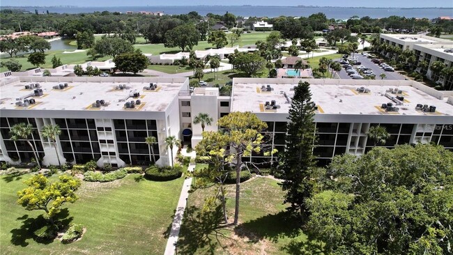 Building Photo - 4644 La Jolla Dr