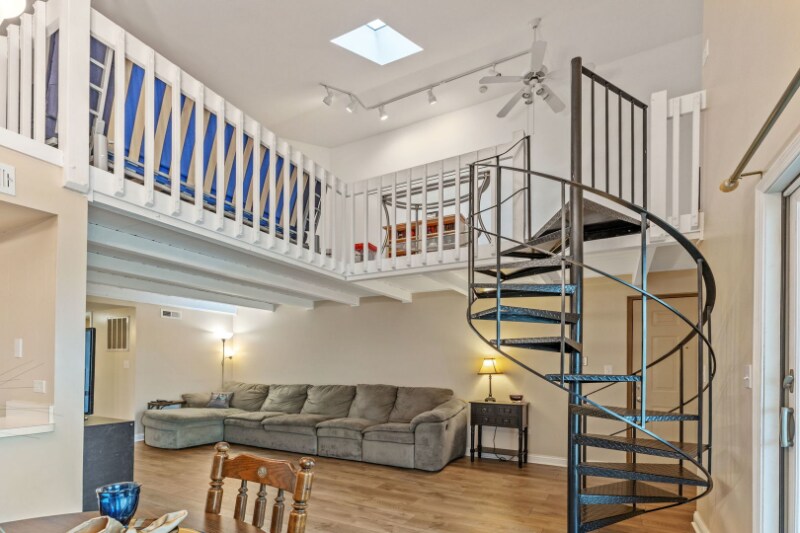 Building Photo - 16719 Paxton Ave