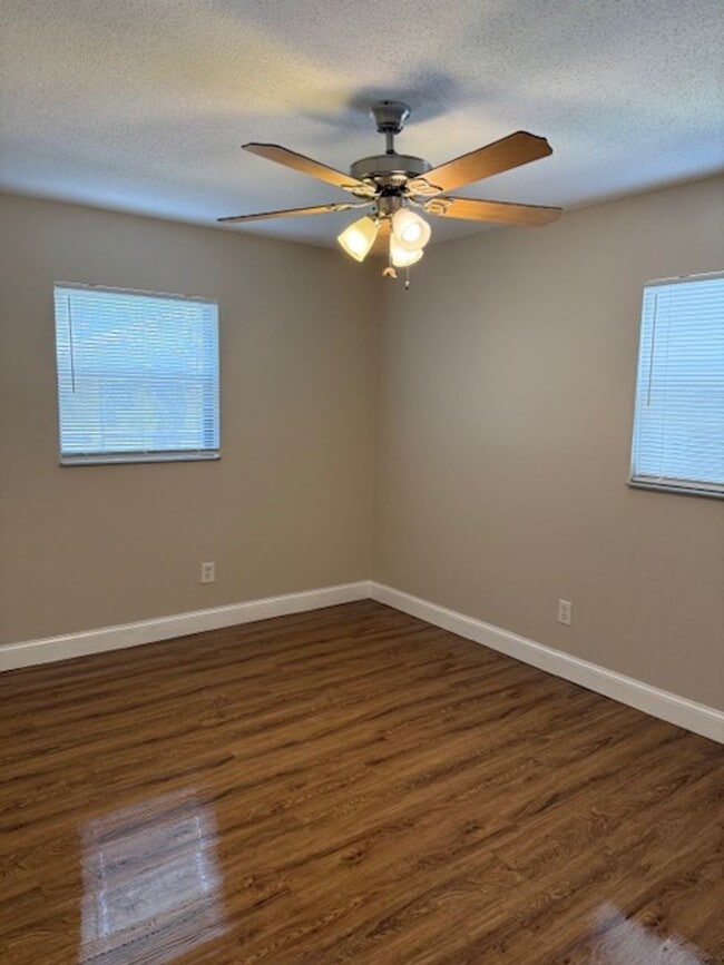 Building Photo - 2/1 Unit for rent in Titusville