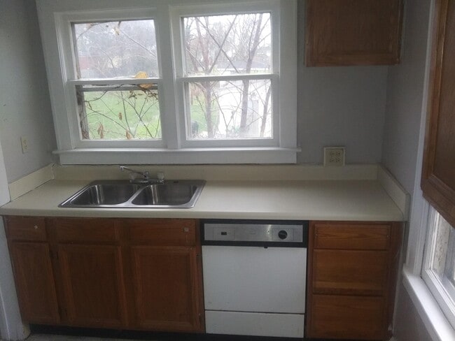 Building Photo - 705 E Sevier Ave