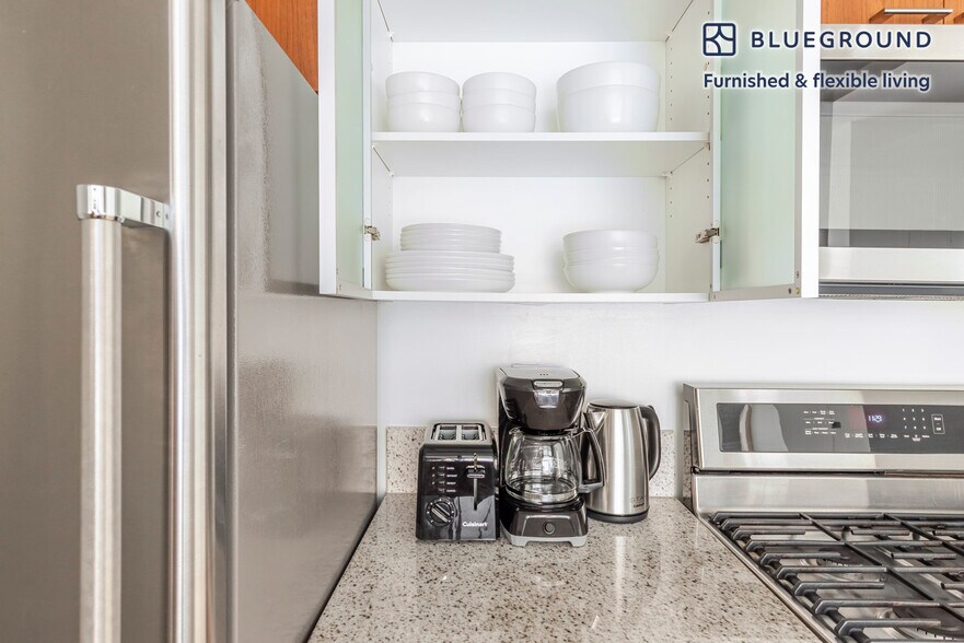 Building Photo - 535 W 23rd St