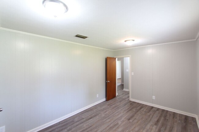 Building Photo - 2307 17th St Ensley