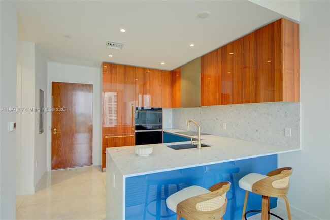 Building Photo - 2678 Tigertail Ave