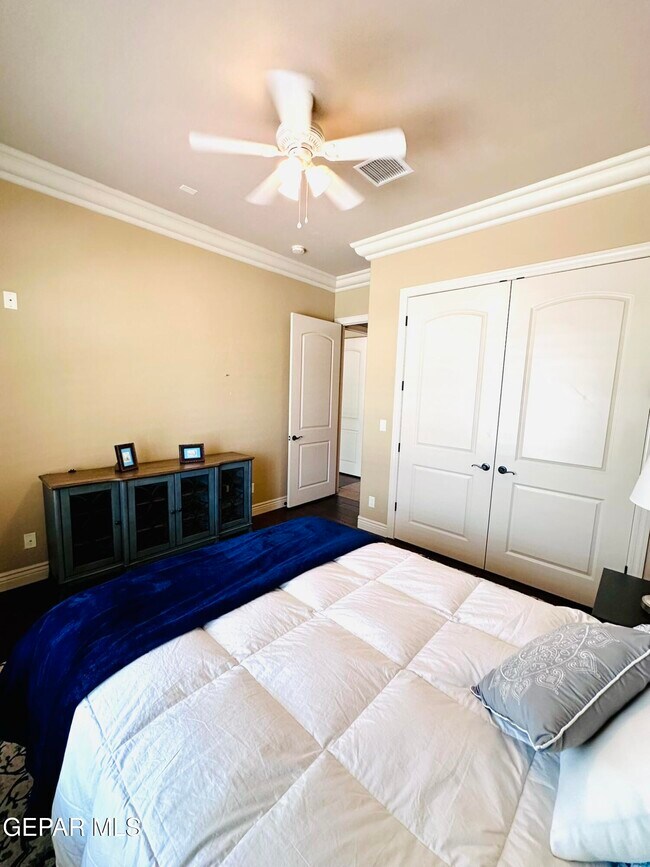 Building Photo - 6268 Wildwood Ct