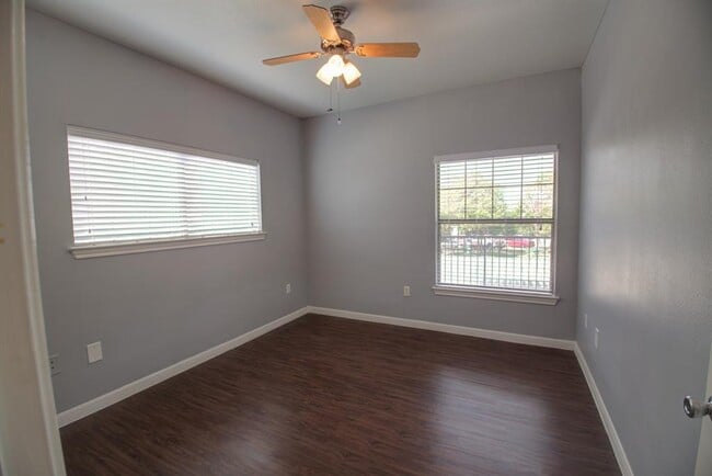 Building Photo - 2320 Gracy Farms Ln