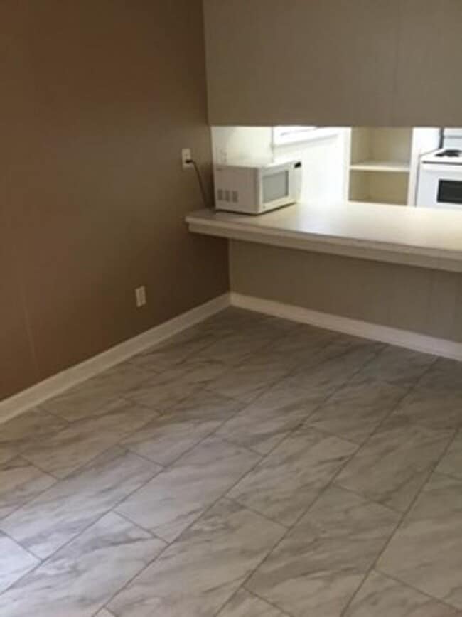 Building Photo - 3 Bed 1 Bath House in Washington