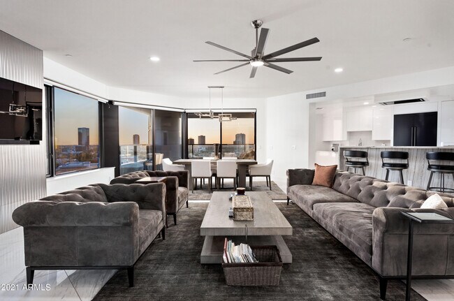 Building Photo - 1040 W Osborn Rd