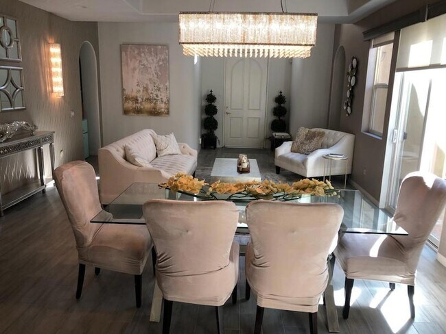 Building Photo - 52195 Shining Star Ln